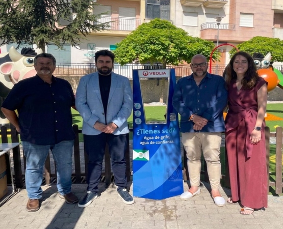 Ir a la noticia Talayuela inaugura un punto de hidratación en el parque infantil de la calle Manuel Mas
