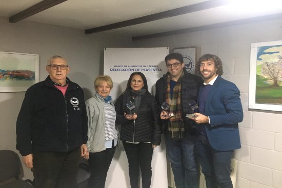 Ir a la noticia El Banco de Alimentos de Plasencia reconoce la labor realizada por Aquanex en 'La Gran Recogida'