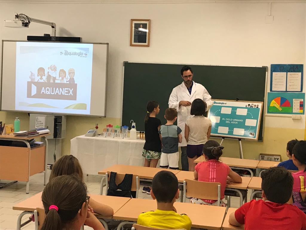 Ir a la noticia El programa educativo Aqualogía llega a las aulas del Donoso Cortés